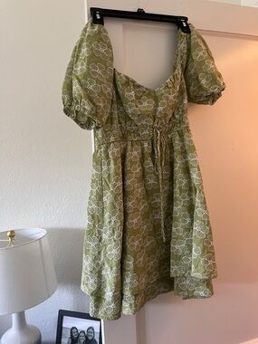 Olive Green Floral Puff-Sleeve Mini Dress